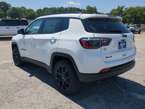 New 2026 Jeep Compass Latitude AWD/4WD image 5