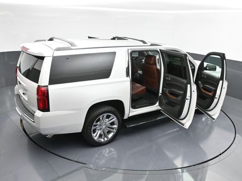 Used 2020 Chevrolet Suburban Premier w/ Premier Plus Edition image 53