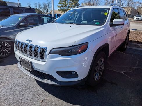 Used 2020 Jeep Cherokee Latitude Plus image 3