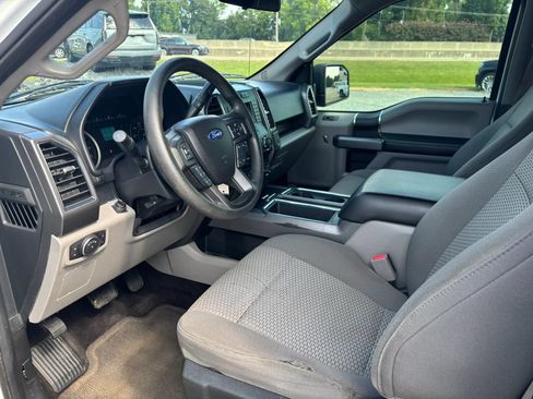 Used 2017 Ford F150 XLT AWD/4WD image 11