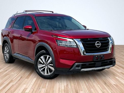 Used 2023 Nissan Pathfinder SL FWD image 8