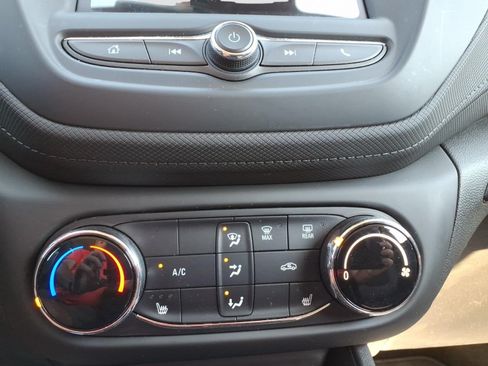 Used 2023 Chevrolet TrailBlazer LT FWD image 18