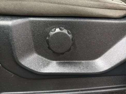 Used 2016 Ford F150 XLT RWD image 28