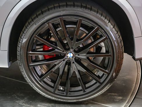 Used 2024 BMW X5 xDrive40i w/ M Sport Package AWD/4WD image 11