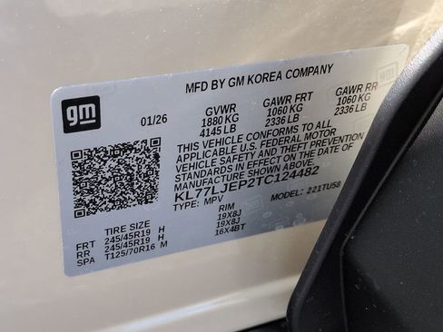 New 2026 Chevrolet Trax RS w/ Sunroof Package FWD image 28