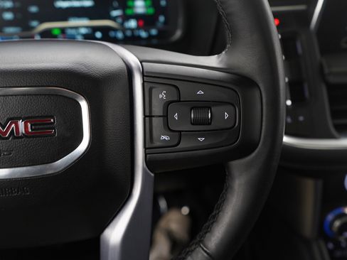 Used 2023 GMC Yukon XL SLT image 28