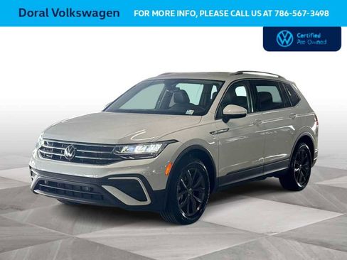 Certified 2022 Volkswagen Tiguan SE image 4