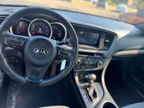 Used 2015 Kia Optima LX image 9