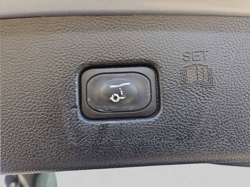 Used 2024 Ford Edge Titanium image 23