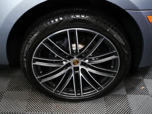 Certified 2026 Porsche Macan AWD/4WD image 40