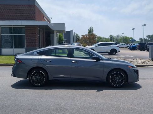 New 2026 Nissan Sentra SR w/ Floor Mat Package FWD image 2