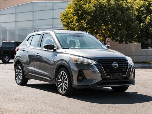 Used 2024 Nissan Kicks SR FWD image 3
