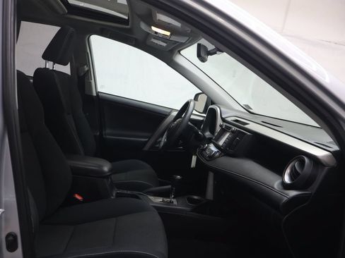 Used 2016 Toyota RAV4 XLE FWD image 9