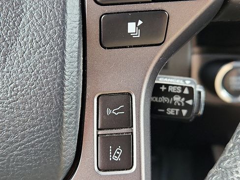 Used 2019 Toyota Tacoma TRD Off-Road image 23