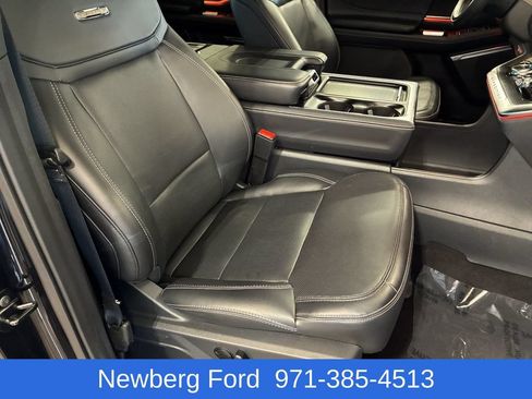Used 2025 Ford Expedition Max Platinum w/ Stealth Performance Package AWD/4WD image 30