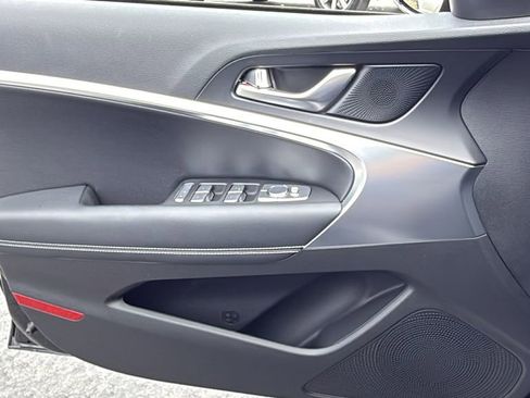 Used 2026 Genesis G70 2.5T image 28