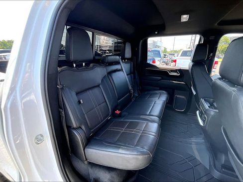 Used 2022 Chevrolet Silverado 1500 High Country w/ High Country Premium Package AWD/4WD image 25