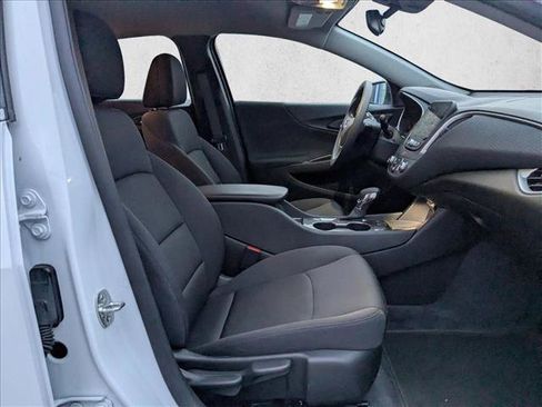Certified 2025 Chevrolet Malibu LS image 21