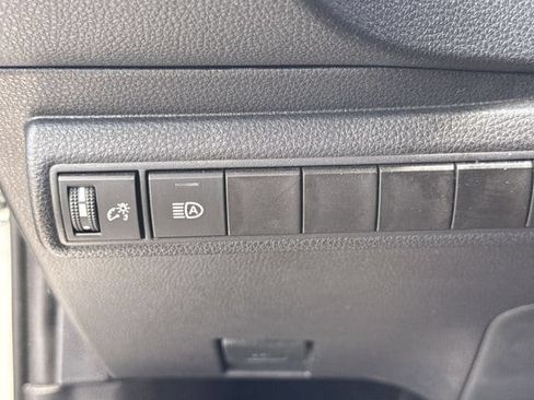 Used 2025 Toyota Corolla LE FWD image 22