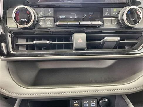 Certified 2024 Toyota Highlander LE image 19
