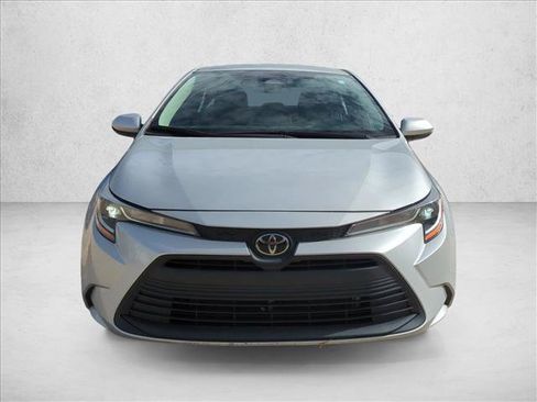 Used 2024 Toyota Corolla LE FWD image 2