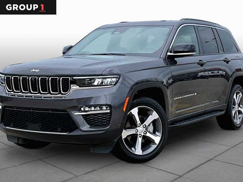 Used 2024 Jeep Grand Cherokee Limited w/ Luxury Tech Group II image 1