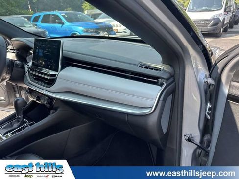Used 2023 Jeep Compass Limited w/ Sun and Sound Group AWD/4WD image 28