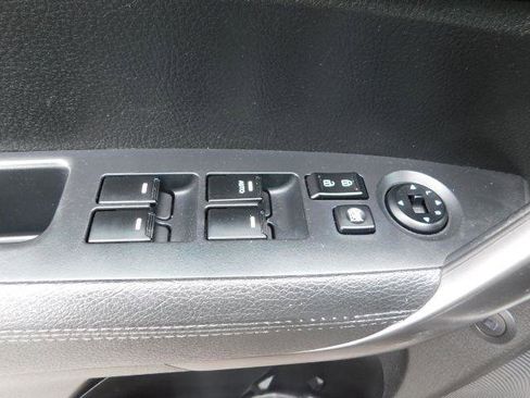 Used 2014 Kia Sorento LX image 12
