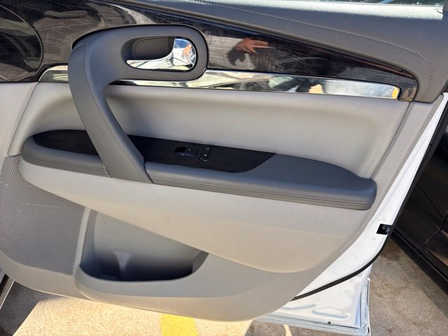Used 2016 Buick Enclave Convenience w/ Trailering Package FWD image 14