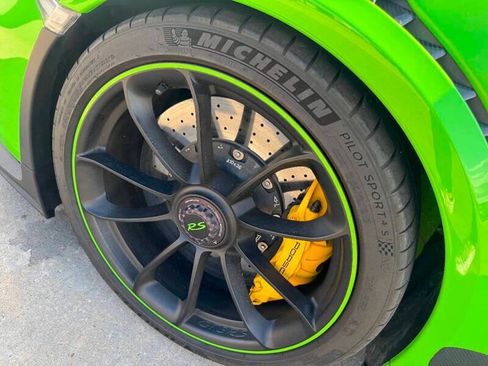 Used 2019 Porsche 911 GT3 RS w/ Weissach Package RWD image 15