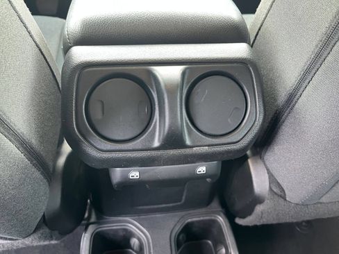 Used 2025 Jeep Wrangler Unlimited Sport AWD/4WD image 21