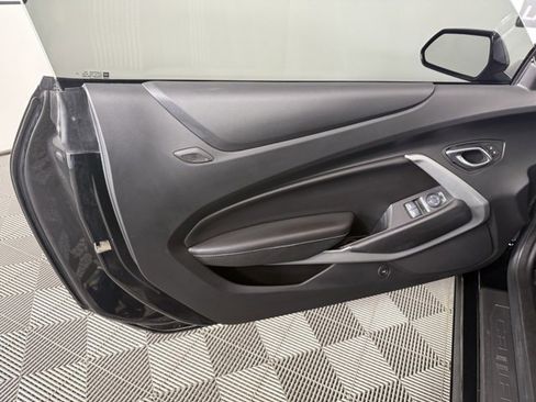 Used 2017 Chevrolet Camaro SS image 12