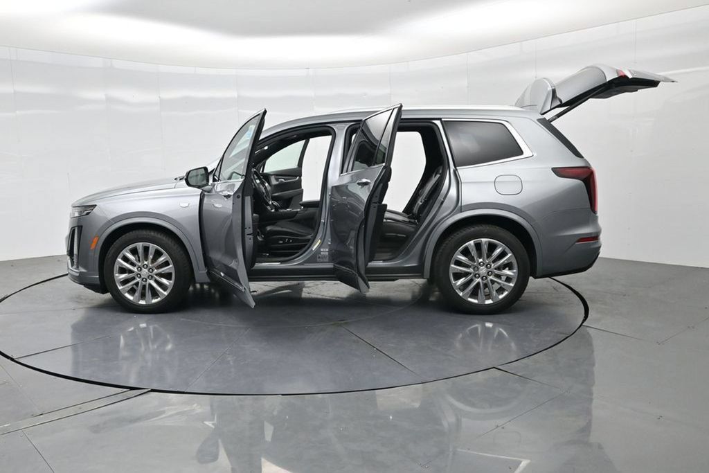 Used 2023 Cadillac XT6 Premium Luxury FWD image 40