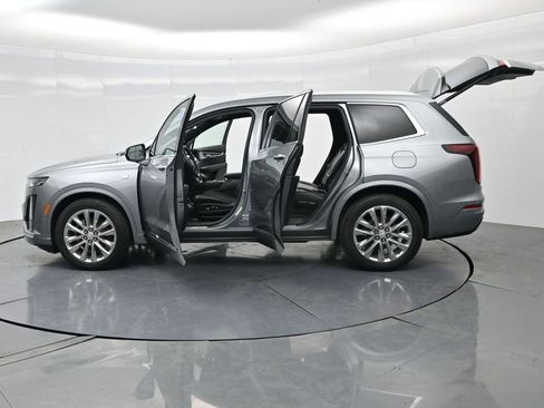 Used 2023 Cadillac XT6 Premium Luxury FWD image 40