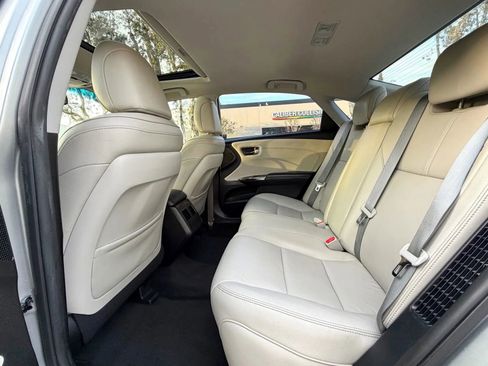 Used 2018 Toyota Avalon Limited image 10