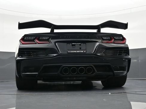 Used 2024 Chevrolet Corvette Z06 w/ Z07 Performance Package image 25