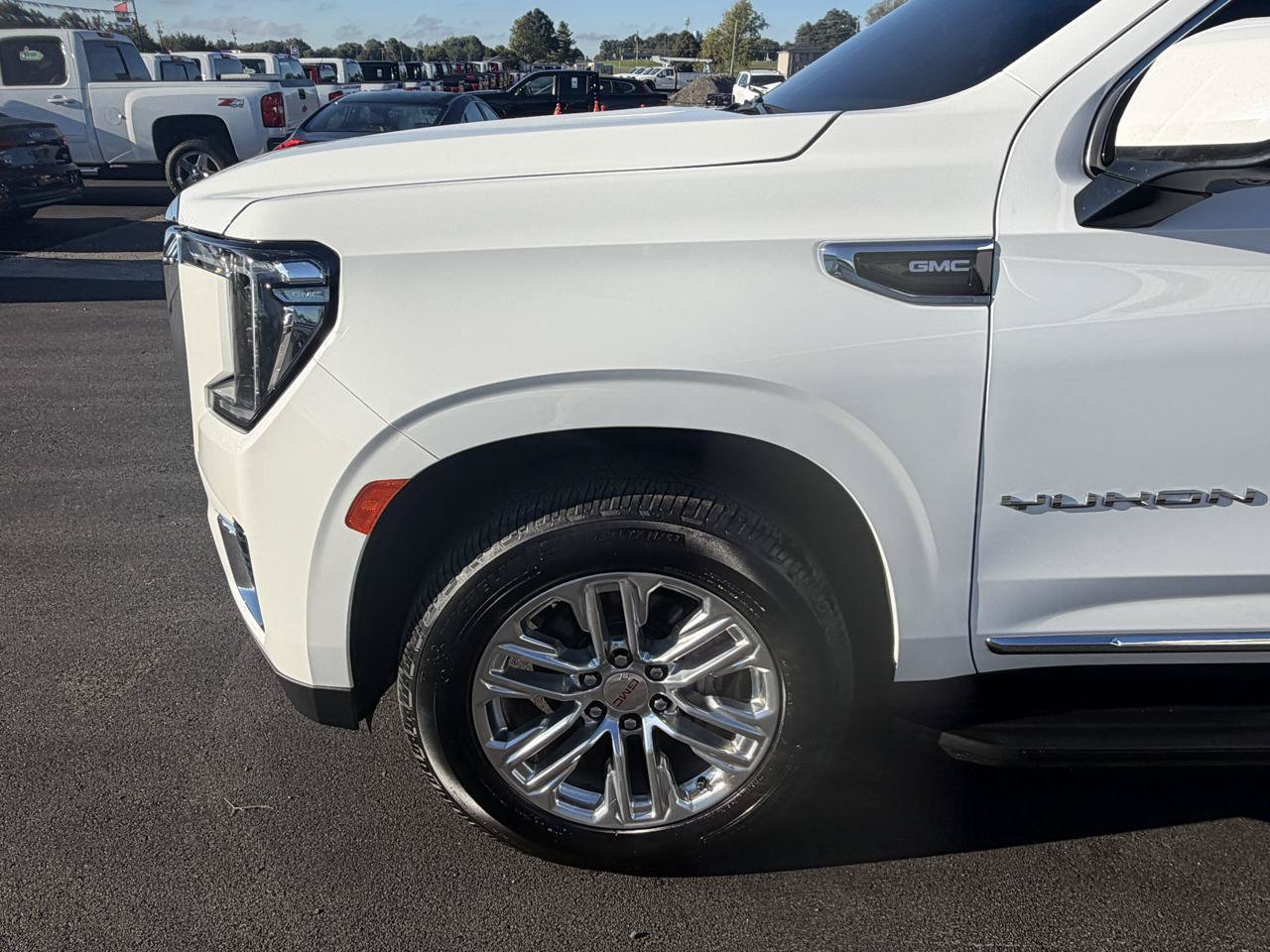 Used 2021 GMC Yukon SLT w/ SLT Luxury Plus Package AWD/4WD image 12