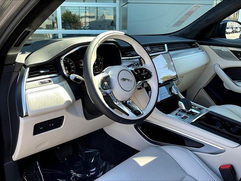 New 2026 Jaguar F-PACE R-Dynamic S image 6