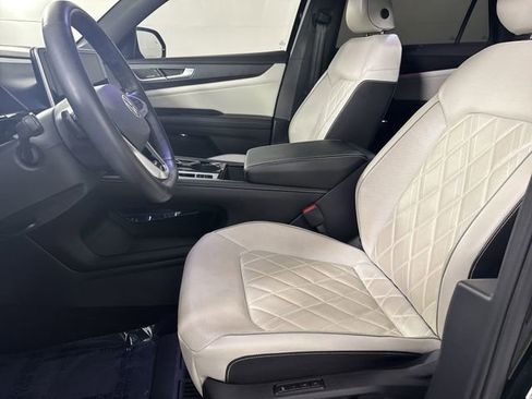 Used 2024 Volkswagen Atlas Cross Sport SEL Premium R-Line image 4