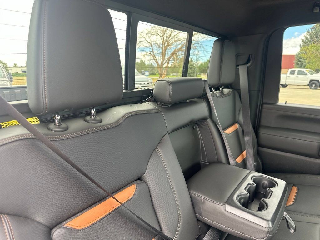 Certified 2020 GMC Sierra 2500 AT4 w/ AT4 Premium Package AWD/4WD image 24