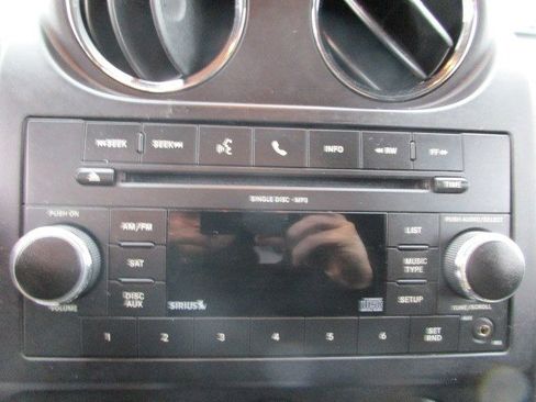 Used 2012 Jeep Compass Latitude image 20