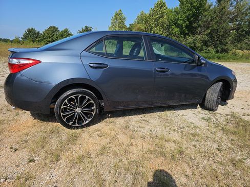 Used 2015 Toyota Corolla S Premium FWD image 3
