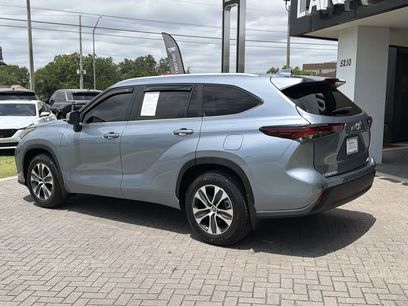 Used 2024 Toyota Highlander XLE