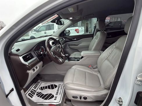 Used 2019 GMC Acadia SLT w/ LPO, Floor Liner Package image 10