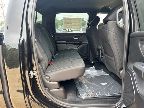 New 2026 RAM 1500 Express AWD/4WD image 23