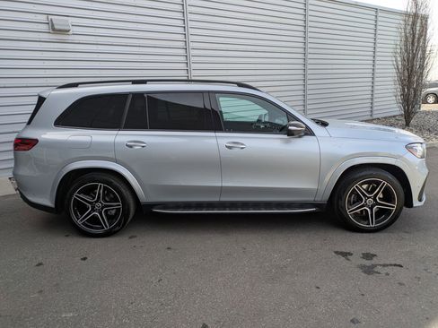 Used 2025 Mercedes-Benz GLS 450 4MATIC image 2