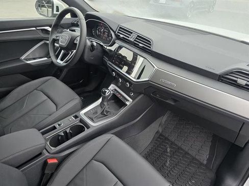 New 2025 Audi Q3 2.0T Premium image 17