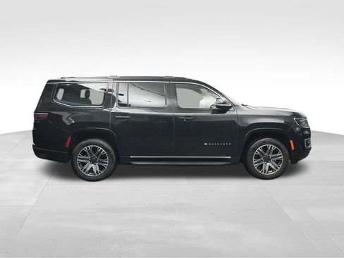 Used 2024 Jeep Wagoneer Series II w/ Flexible Seating Group RWD image 6