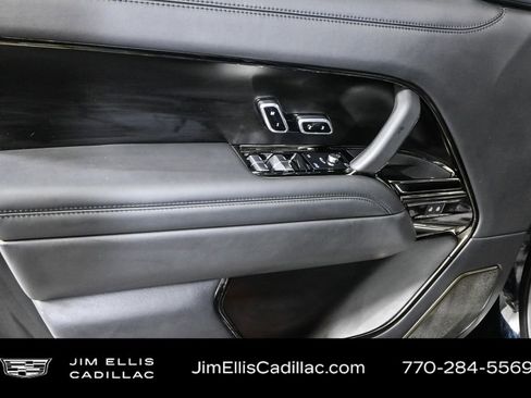 Used 2023 Land Rover Range Rover SV image 6