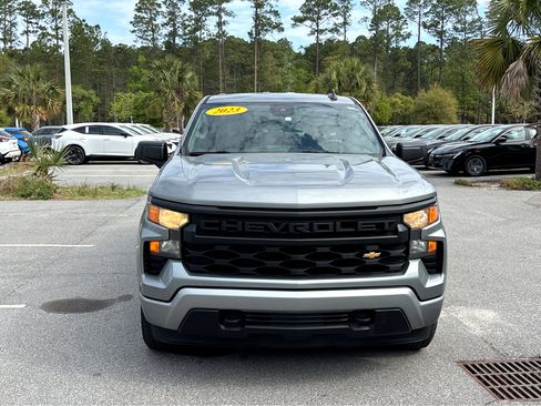 Used 2023 Chevrolet Silverado 1500 Custom image 2